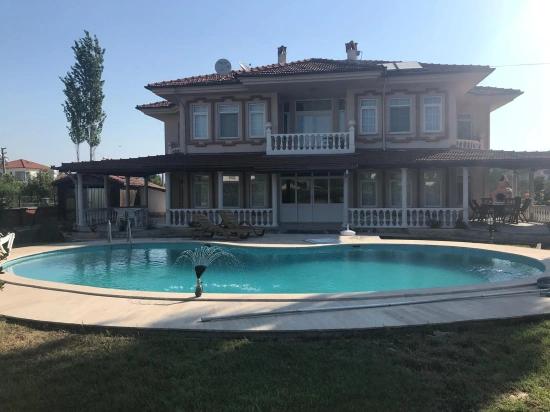 Dalyan'da 1000m2 Arsa İçerisinde 4+1 Satılık Villa