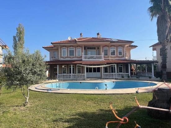 Dalyan'da 1000m2 Arsa İçerisinde 4+1 Satılık Villa