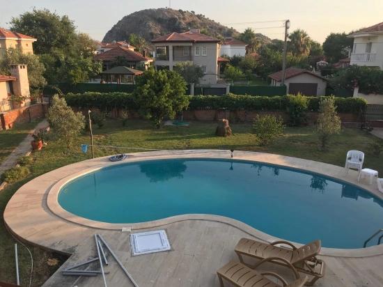 Dalyan'da 1000m2 Arsa İçerisinde 4+1 Satılık Villa