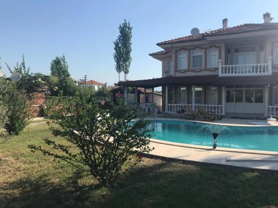 Dalyan'da 1000m2 Arsa İçerisinde 4+1 Satılık Villa