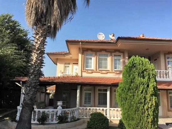 Dalyan'da 1000m2 Arsa İçerisinde 4+1 Satılık Villa