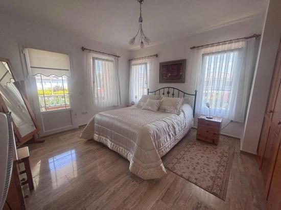 Dalyan'da 848m2 Kral Mezarları Manzaralı 3+1 Satılık Villa