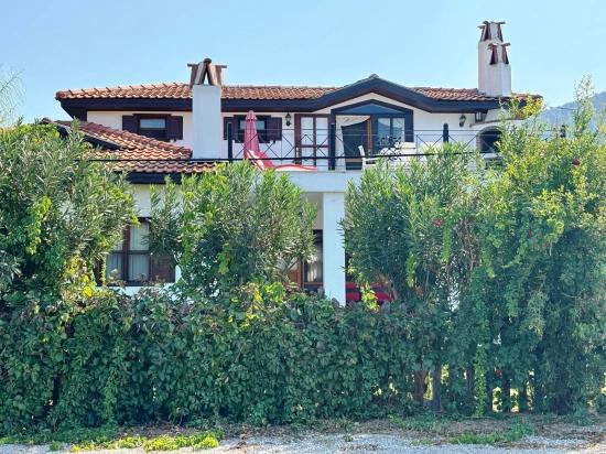 Dalyan Arıkbaşı'nda 600m2 Arsa İçerisinde Satılık Villa