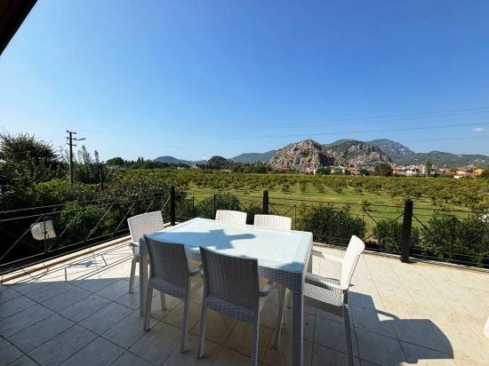 Dalyan Arıkbaşı'nda 600m2 Arsa İçerisinde Satılık Villa