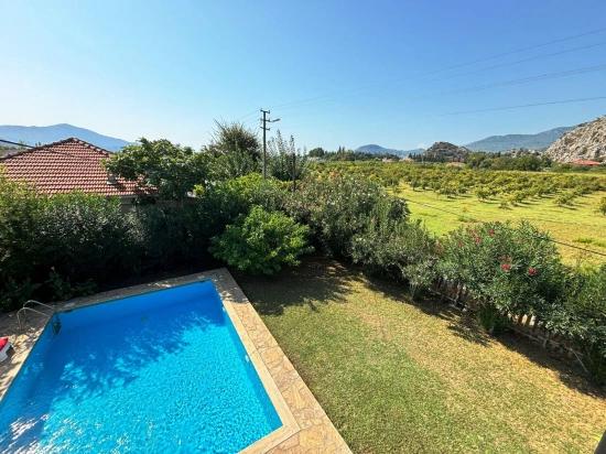 Dalyan Arıkbaşı'nda 600m2 Arsa İçerisinde Satılık Villa