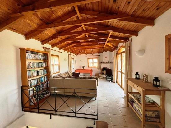 Dalyan Arıkbaşı'nda 600m2 Arsa İçerisinde Satılık Villa