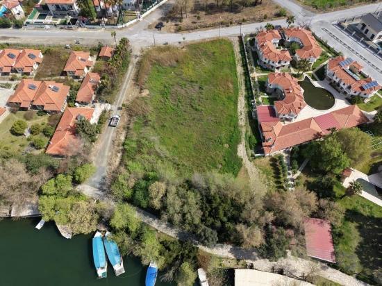 Dalyan Gülpınar'da Kanala Sıfır 2600m2 %20 Turizm İmarlı Satılık Arsa