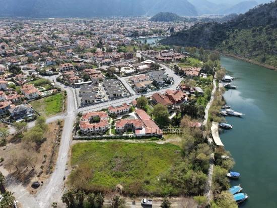 Dalyan Gülpınar'da Kanala Sıfır 2600m2 %20 Turizm İmarlı Satılık Arsa