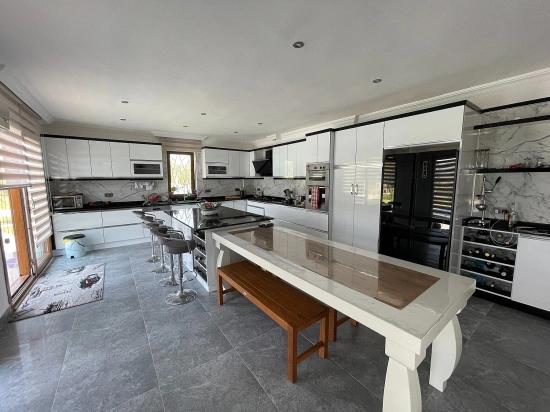 Dalyan İztuzu Manzaralı 7000m2 Arsa İçinde 4+1 Satılık Lüks Villa