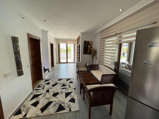 Dalyan İztuzu Manzaralı 7000m2 Arsa İçinde 4+1 Satılık Lüks Villa