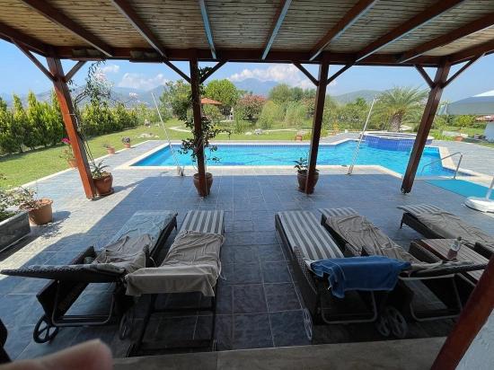 Dalyan İztuzu Manzaralı 7000m2 Arsa İçinde 4+1 Satılık Lüks Villa