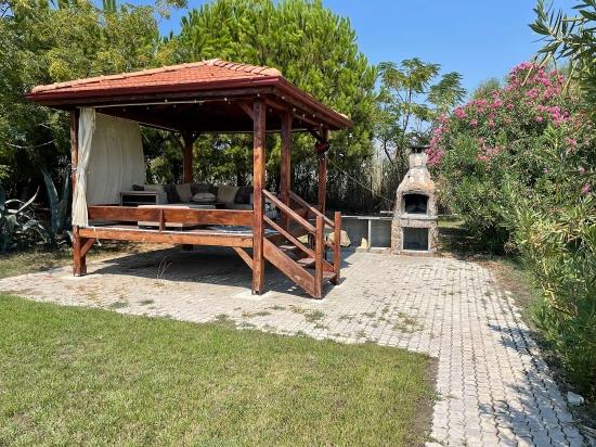 Dalyan İztuzu Manzaralı 7000m2 Arsa İçinde 4+1 Satılık Lüks Villa