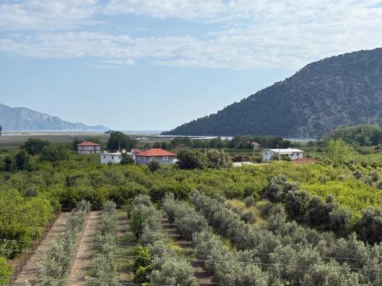 Çandır'da Deniz Ve Göl Manzaralı 1.721m2 Satılık Tarla