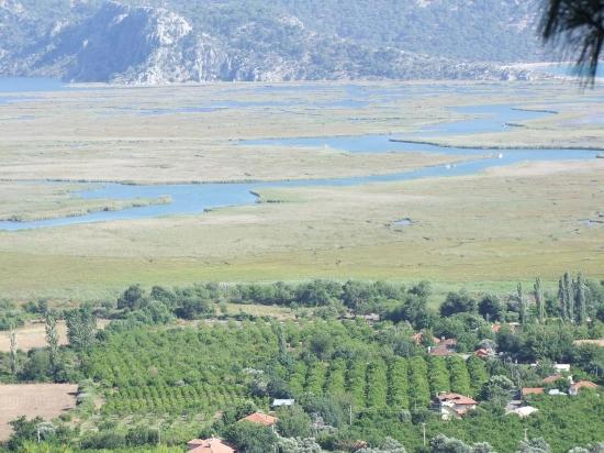 Çandır'da Göl Manzaralı 1252m2 Satılık Arsa