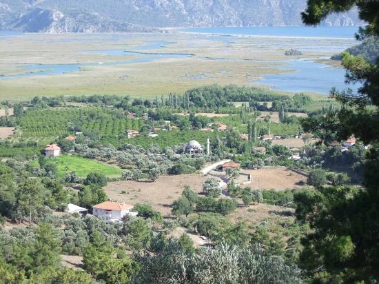 Çandır'da Göl Manzaralı 1252m2 Satılık Arsa