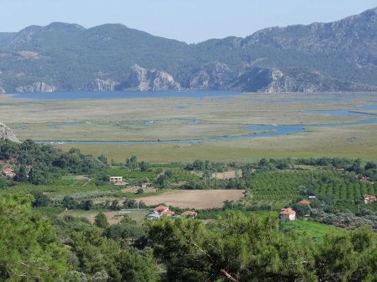 Çandır'da Göl Manzaralı 1252m2 Satılık Arsa