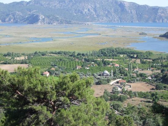 Çandır'da Göl Manzaralı 1252m2 Satılık Arsa