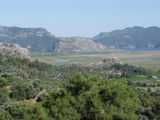Çandır'da Göl Manzaralı 1252m2 Satılık Arsa