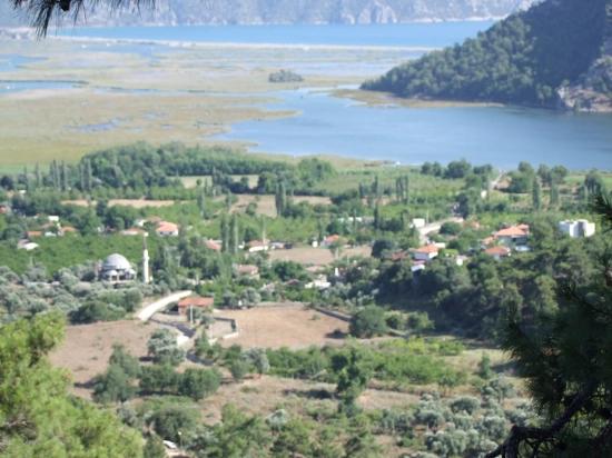 Çandır'da Göl Manzaralı 1252m2 Satılık Arsa