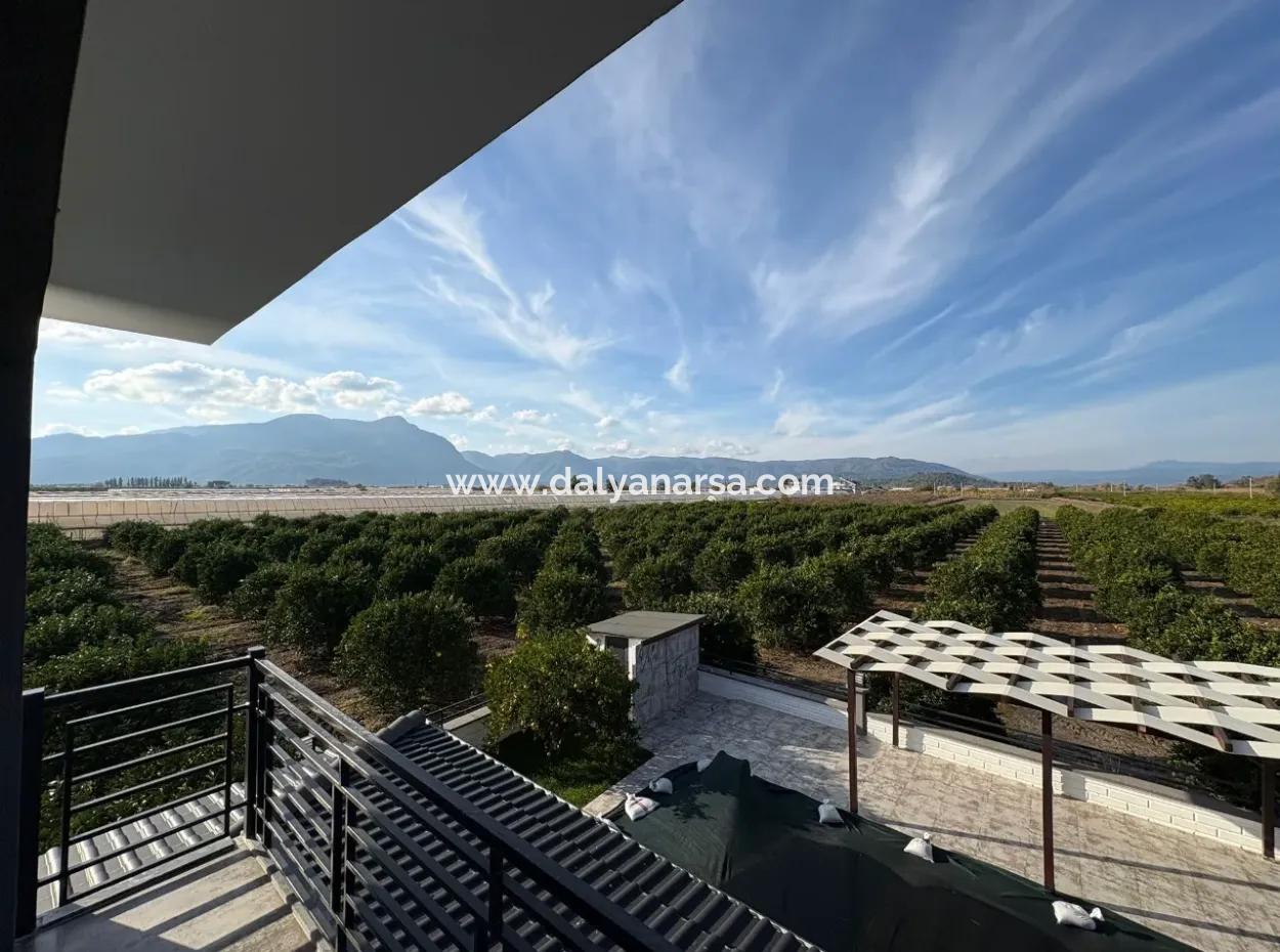 Eskiköy'de 14.136 M2 Tarla İçerisinde 4+1 Satılık Villa