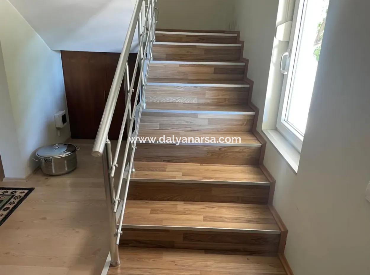 Dalyan Gülpınar'da 6000M2 Arsa İçerisinde 4+2 Satılık Villa