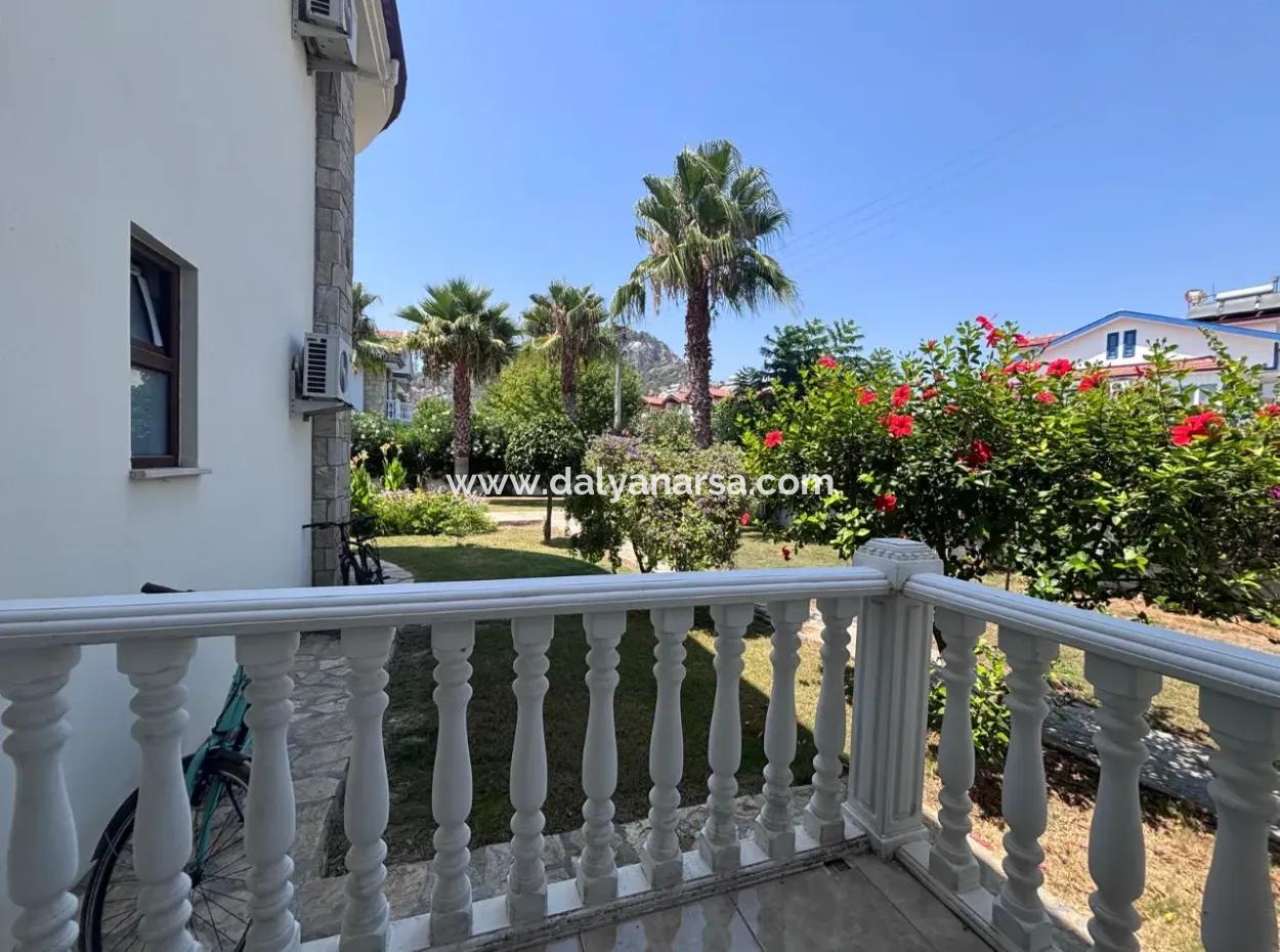 Dalyan Maraş'da Köşebaşında 980M2 Arsa İçin'de 5+1 Satılık Villa