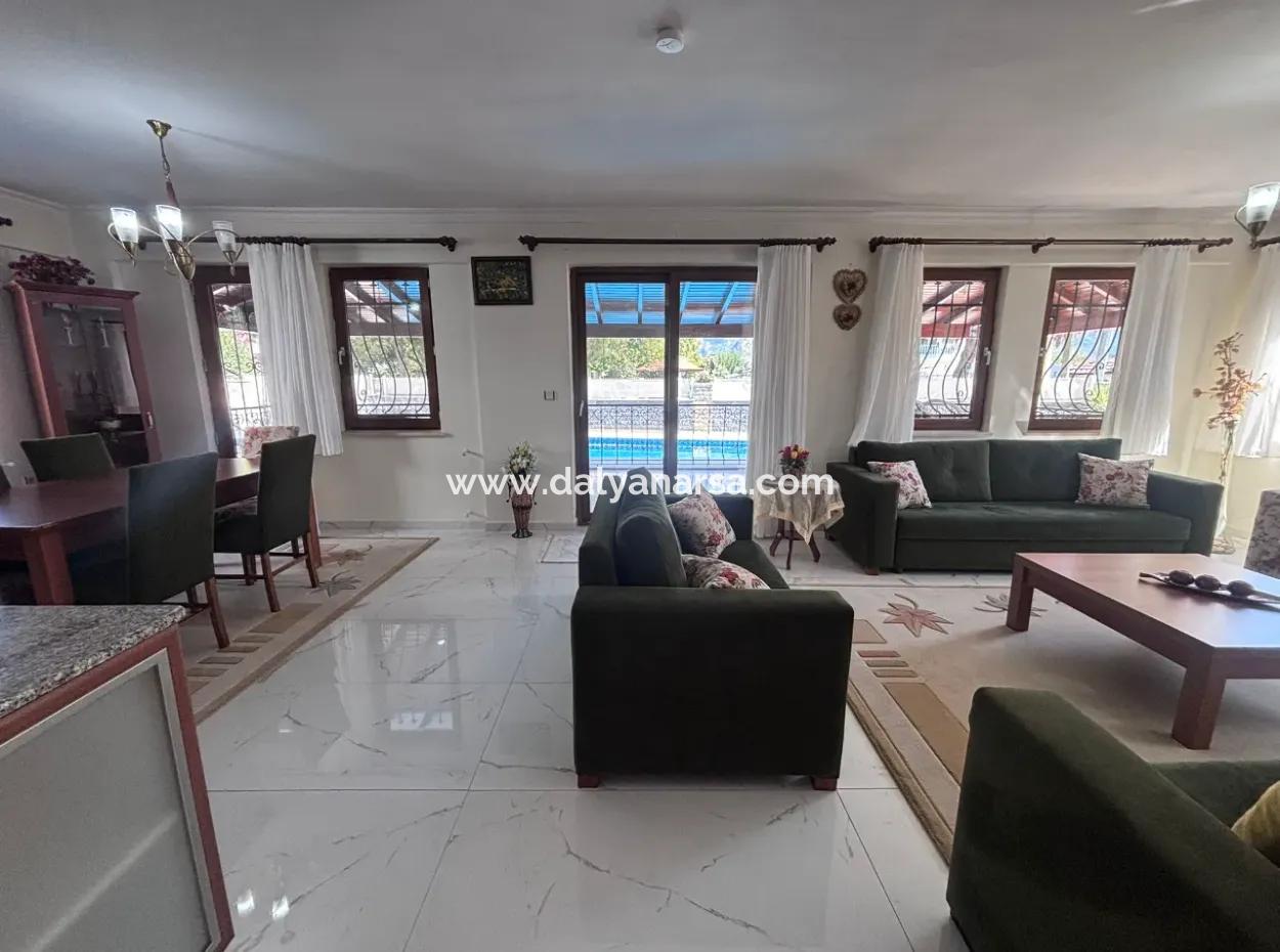 Dalyan Merkezde 301M2 Arsa İçerisinde 5+1 Satılık Villa