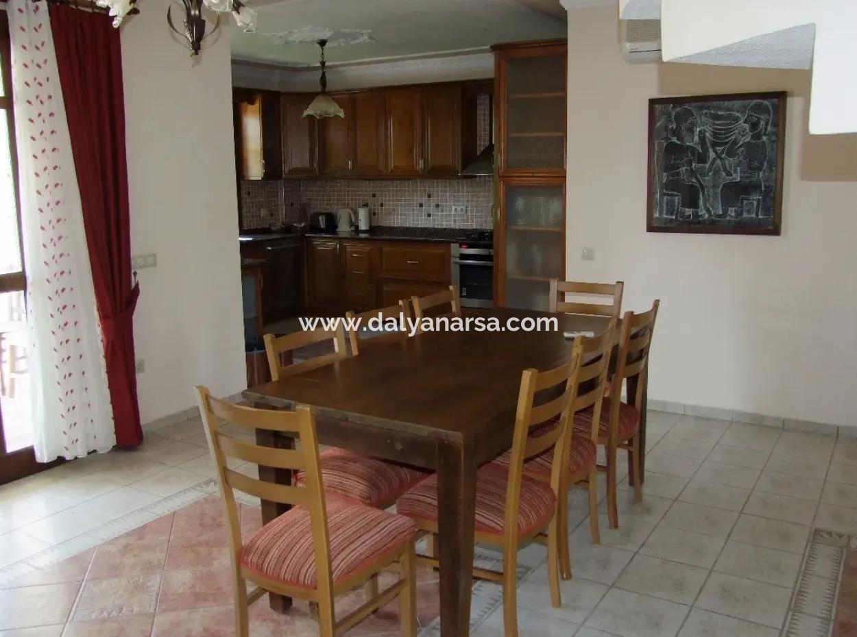 Dalyan'da Deniz Ve Kanal Göl Kral Mezarları Doğa Manzaralı Maraşda Satılık Lüks Villa