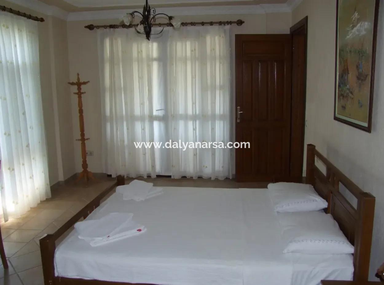 Dalyan'da Deniz Ve Kanal Göl Kral Mezarları Doğa Manzaralı Maraşda Satılık Lüks Villa