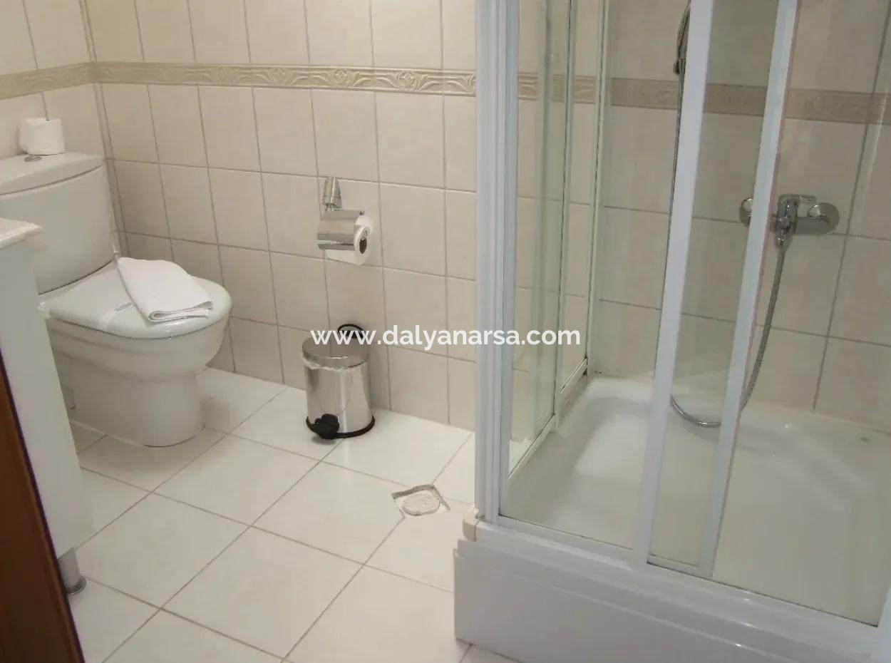 Dalyan'da Deniz Ve Kanal Göl Kral Mezarları Doğa Manzaralı Maraşda Satılık Lüks Villa