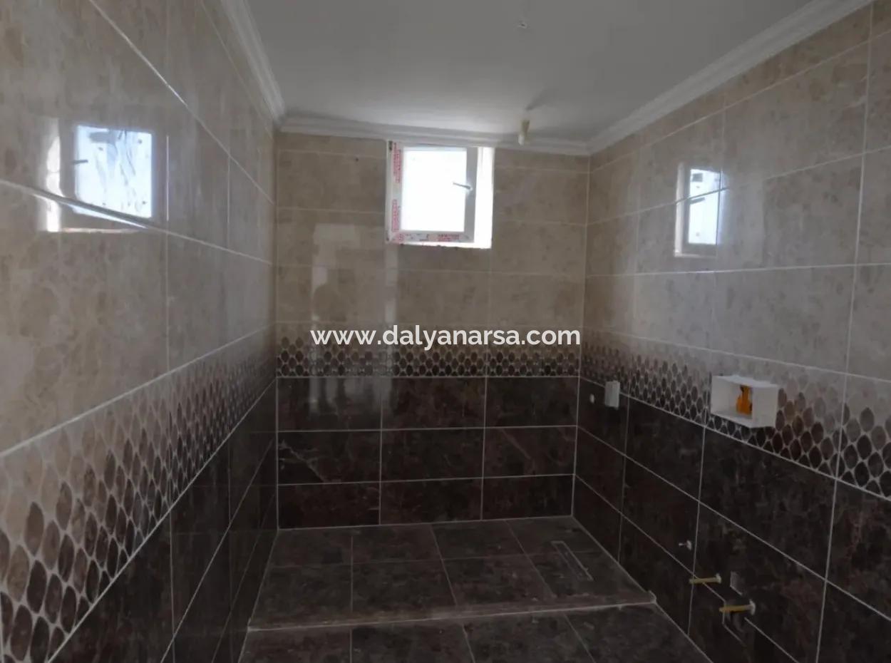 Dalyan Eskiköy'de Göl Manzaralı Satılık Villa