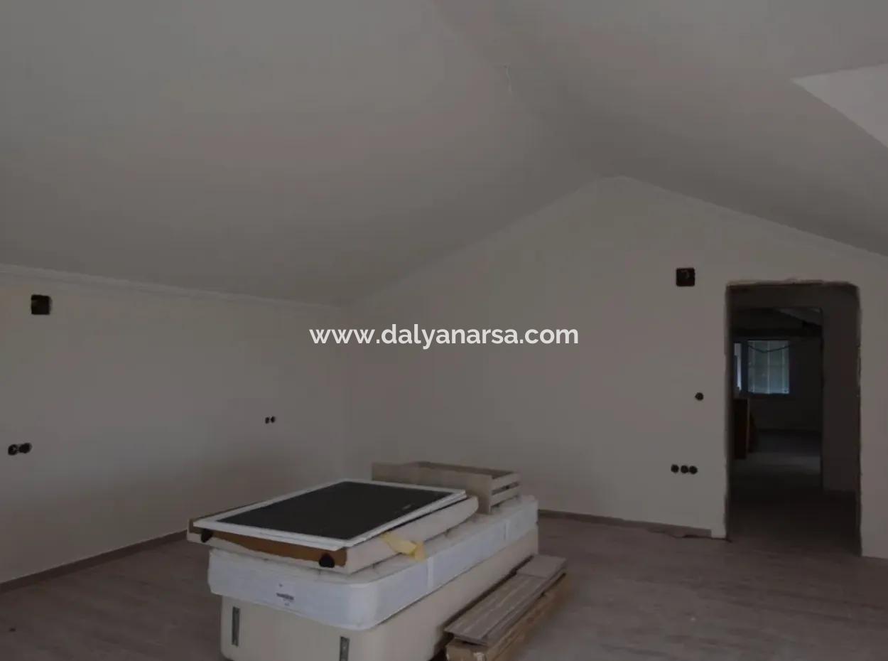 Dalyan Eskiköy'de Göl Manzaralı Satılık Villa