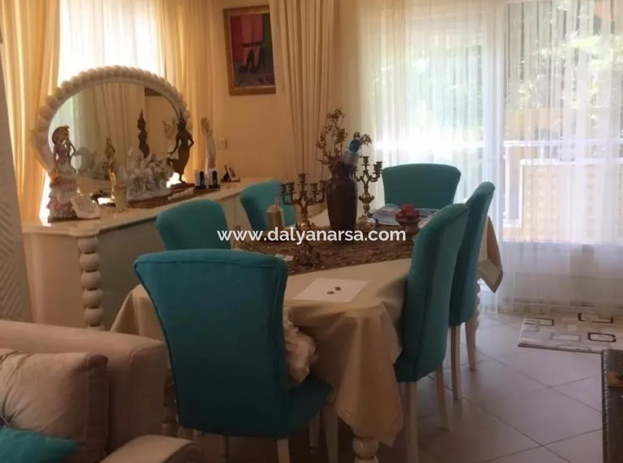 Alanya Telatiye Mahallesi Konaklı Mevkiinde Denize Yakın Köşebaşı 338M2 Arsa İçerisinde Satılık Villa