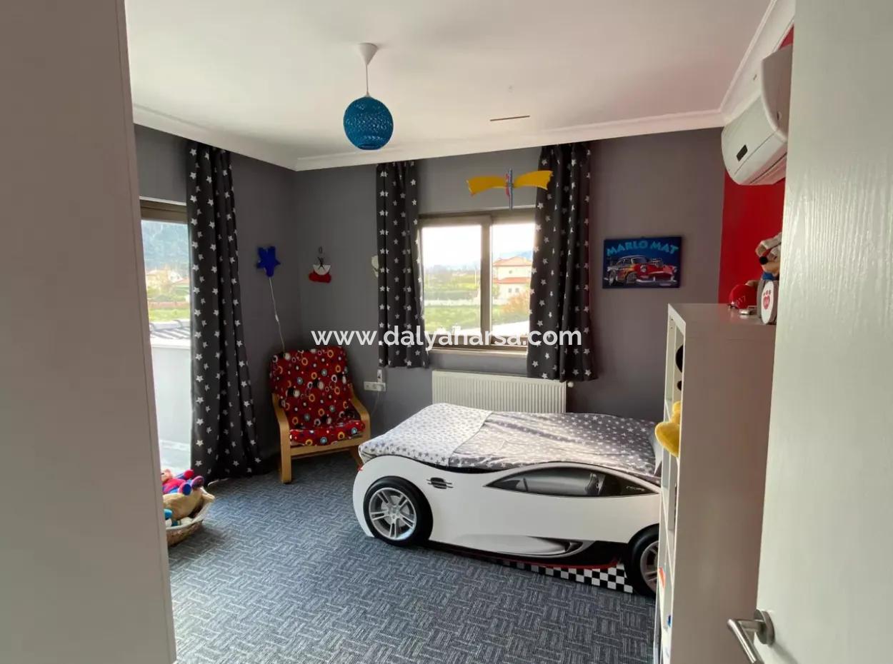 Okçular'da Satılık Villa Lüks 5 Yatak Odalı Satılık Villa