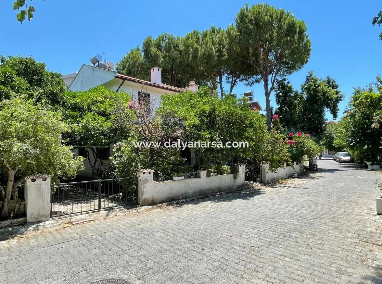 Dalyan Merkezde 5+1 Satılık Villa