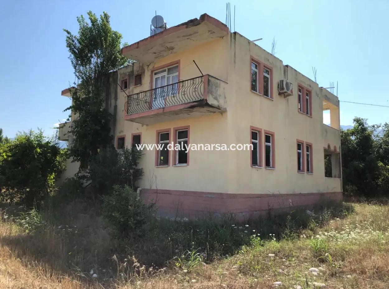 Seydikemerde 727M2 Arsa İçinde Satılık 2 Katlı Ev Villa