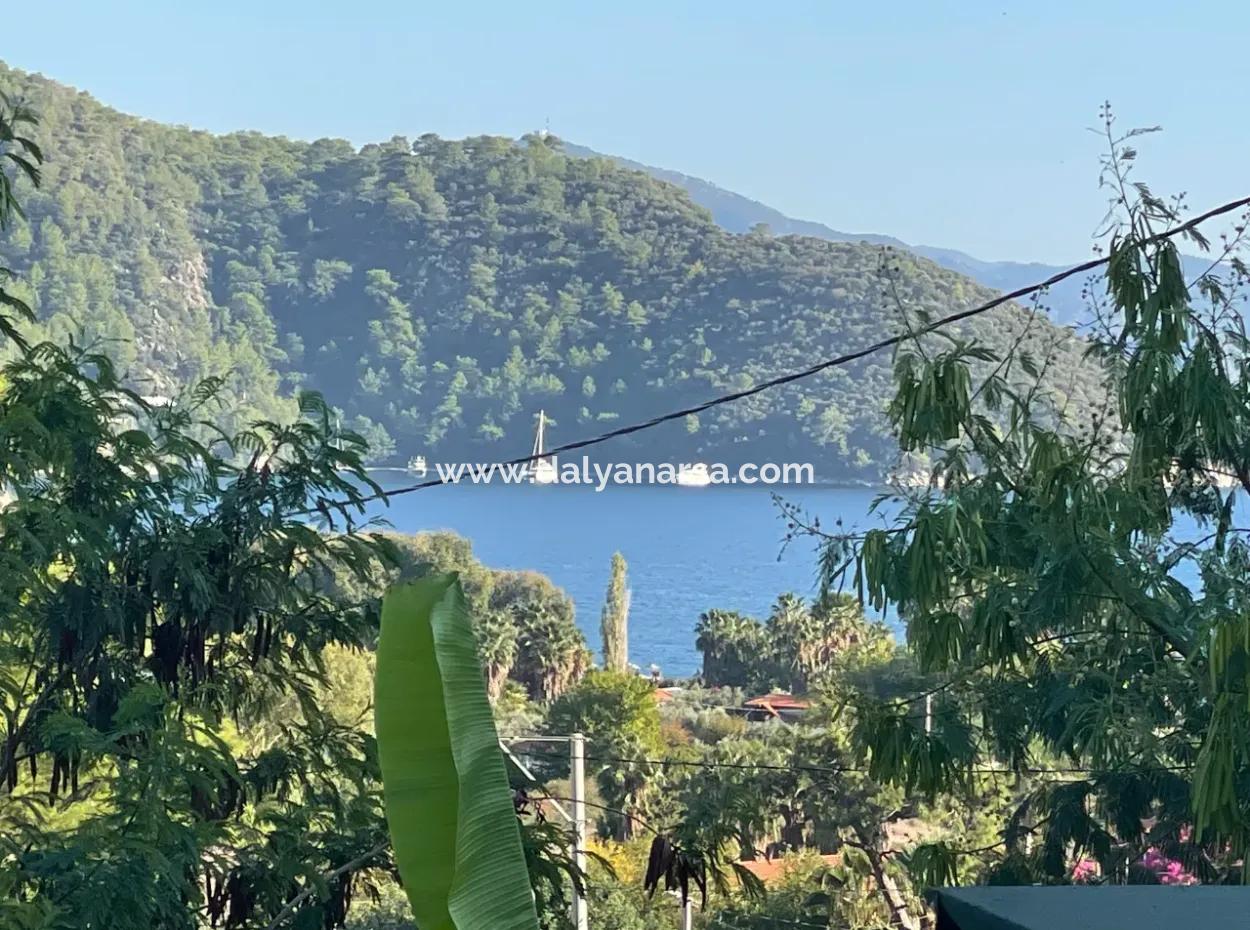 Ekincik'de Deniz Manzaralı 420M2 İmarlı Satılık Arsa