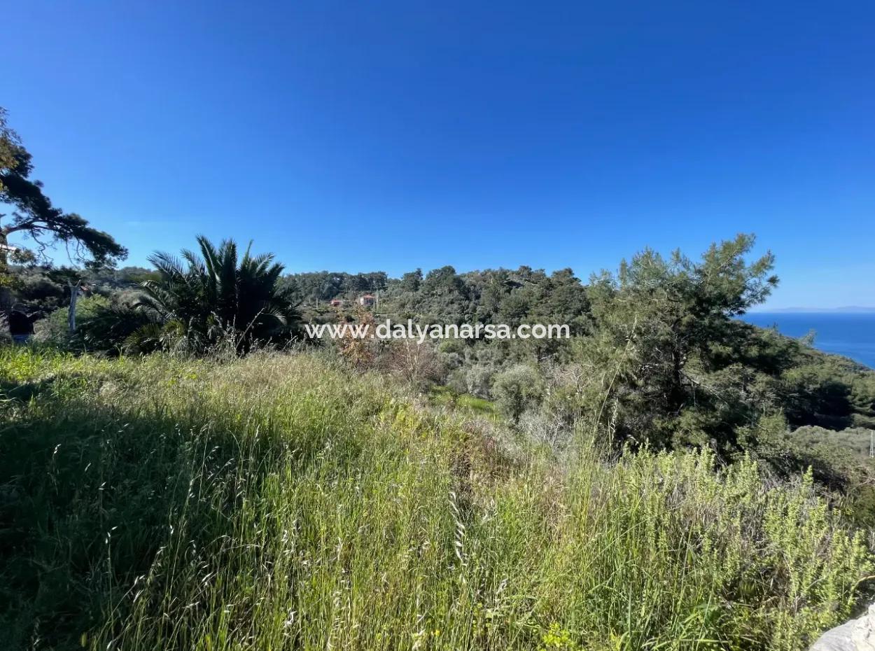 Gökbel'de Full Deniz Manzaralı 4,400M2 Arsa İçinde Satılık Köy Evi