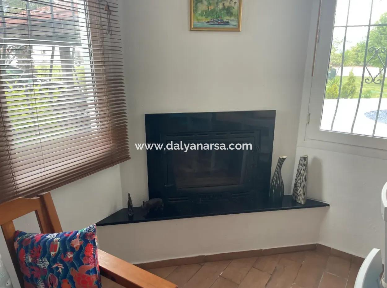 Okçular'da 1007M2 Arsa İçinde Satılık Villa