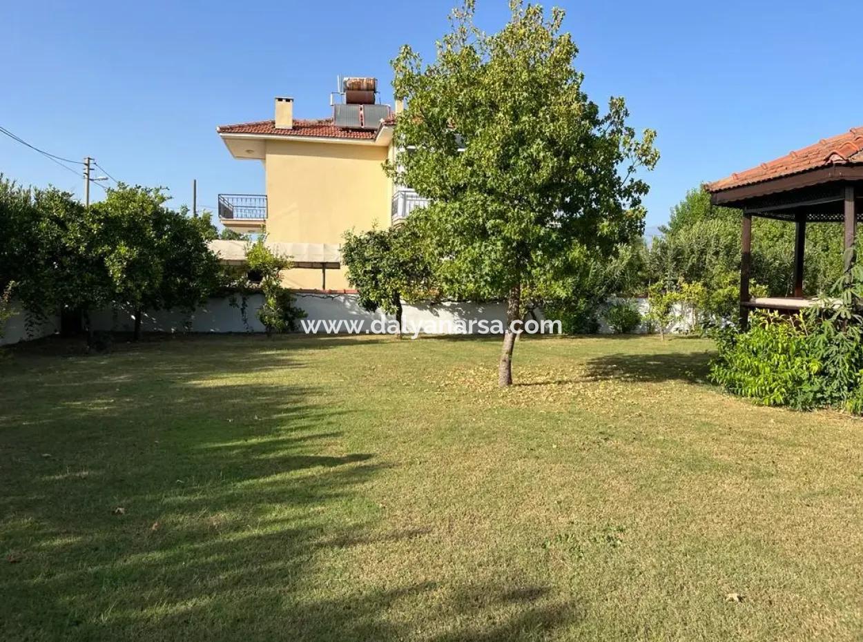 Okçular'da 1007M2 Arsa İçinde Satılık Villa