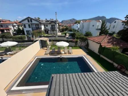 Dalyan'da Gülpınar'da Satılık 4+1 Villa